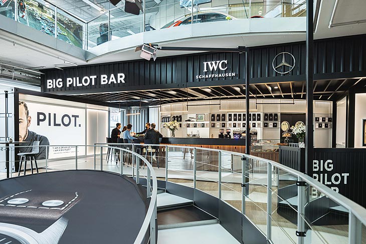 Mercedes-Benz München und IWC Schaffhausen starten Pilotprojekt „BIG PILOT BAR“ München.